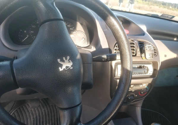 Peugeot 206 cena 3300 przebieg: 200000, rok produkcji 2000 z Piła małe 16